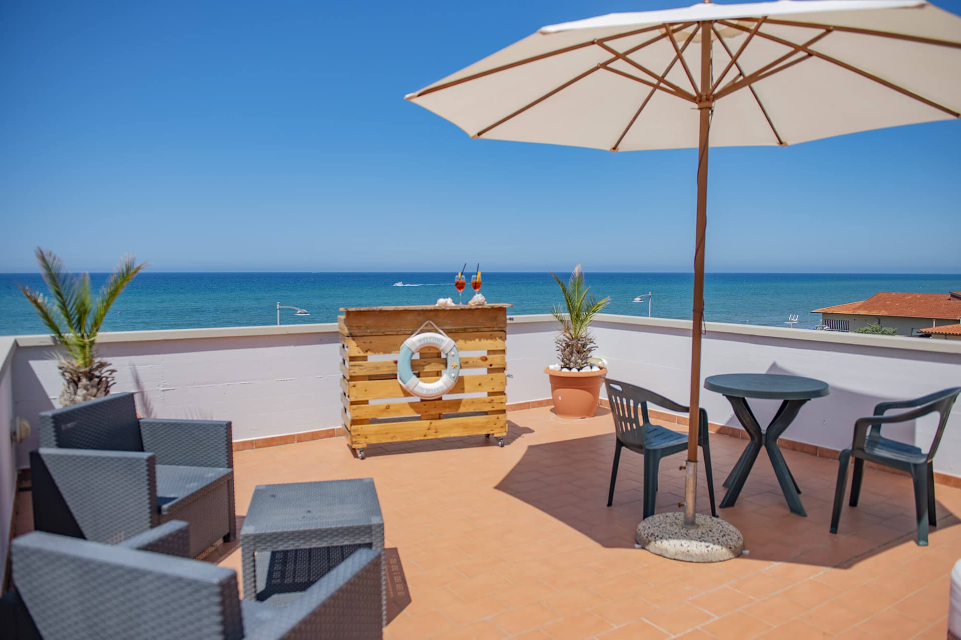 Stabilimento balneare La Perla del Mare a 20 metri dall'Hotel del Sole San Vincenzo